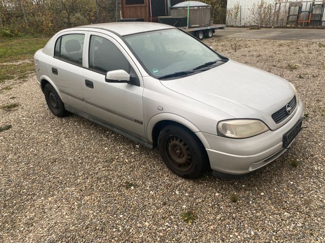 Opel Astra 1.6 - 8-fach bereift, fahrtauglich