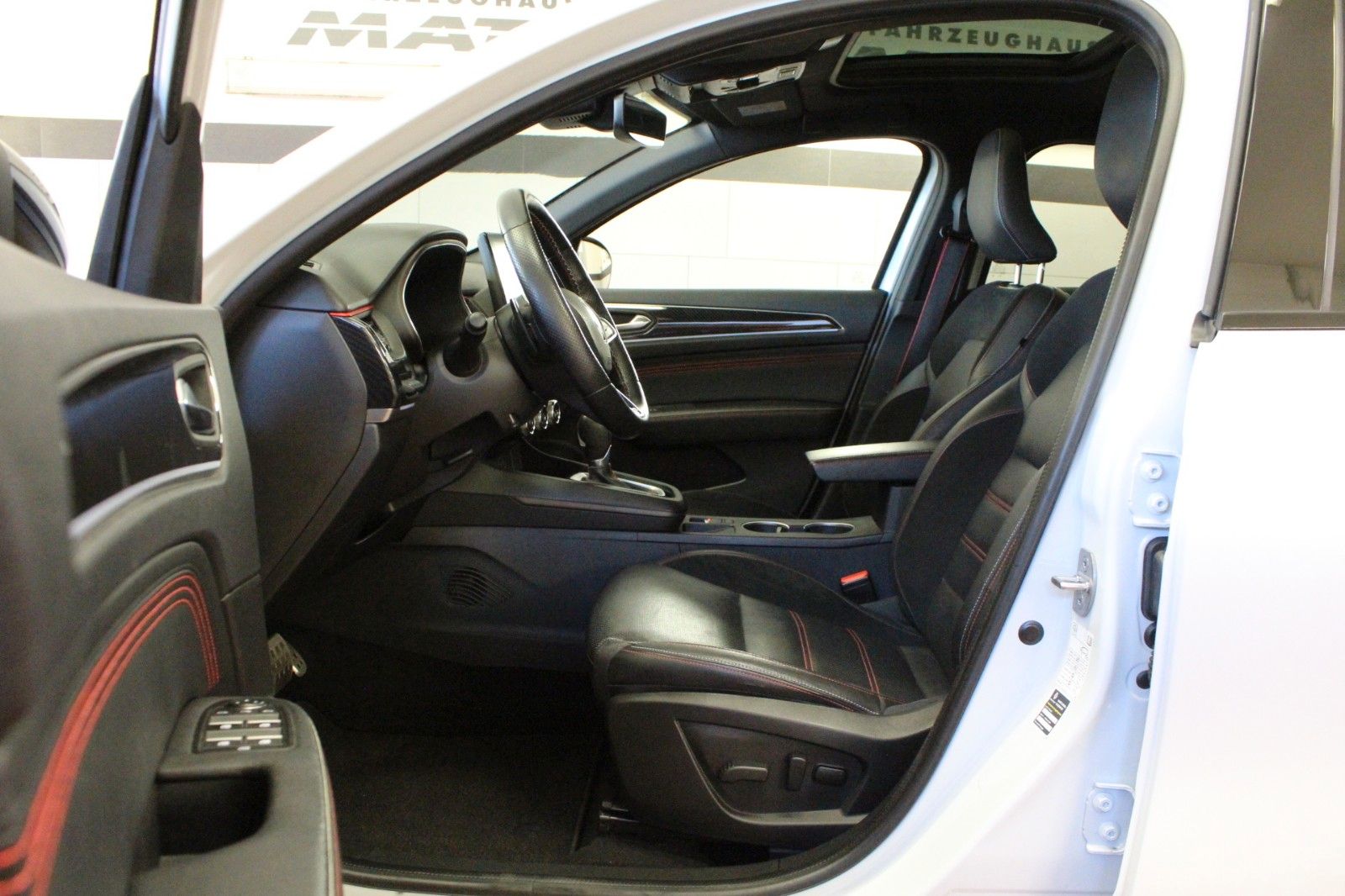 Fahrzeugabbildung Renault Arkana Mild Hybrid 160 EDC R.S. Line*Leder*