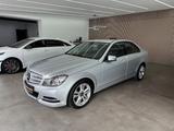 Mercedes-Benz C 180 CGI BlueEfficiency*Bi-Xenon*Comand*SHZ* - Mercedes-Benz C 180: Cgi Blueefficiency