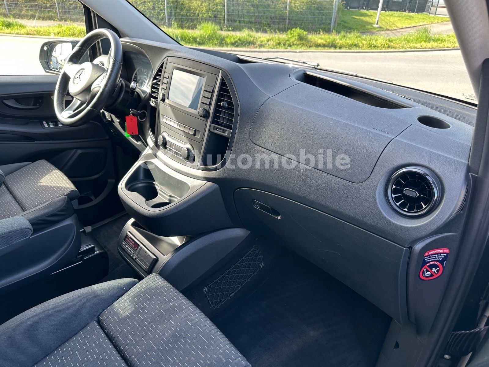 Fahrzeugabbildung Mercedes-Benz Vito Tourer Pro 124 Edition Autom/8Sitze/Kam/AHK