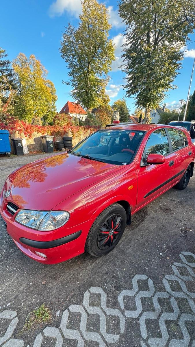 Nissan Almera