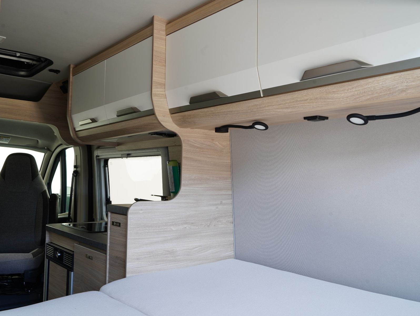 Fahrzeugabbildung Knaus BOXLIFE PRO / 540 ROAD Aufstelldach/Markise