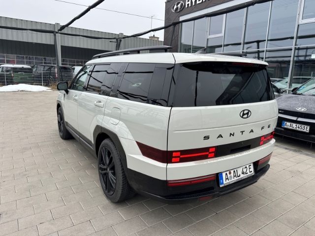Fahrzeugabbildung Hyundai SANTA FE PHEV (MY25) 1.6 T-GDI 4WD BLACKLINE 7-S