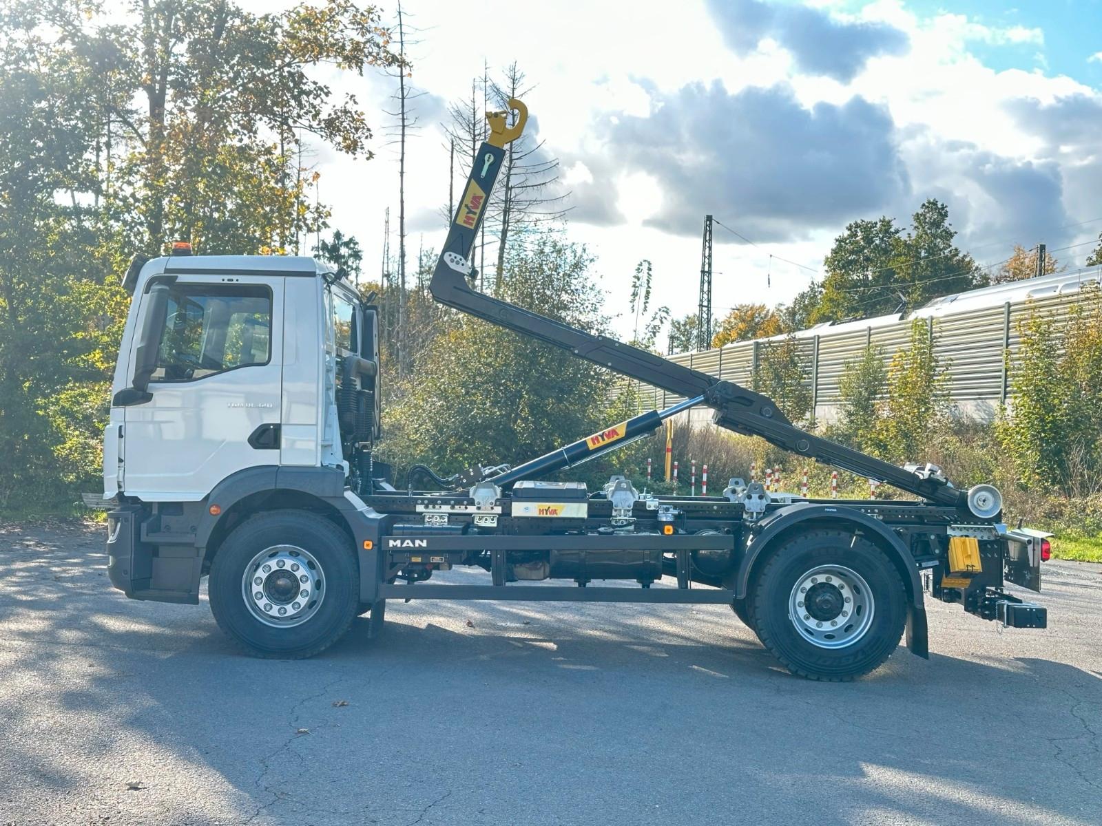 MAN TGM 18.320 4x2 Euro 6e Hyva 12-45