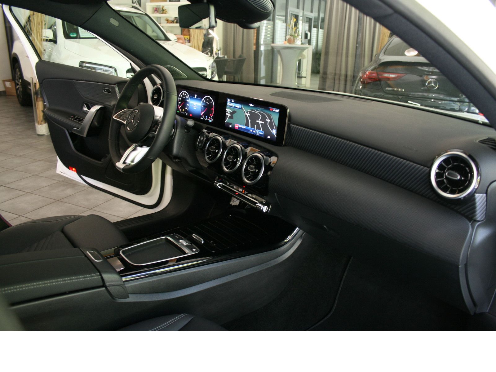 Fahrzeugabbildung Mercedes-Benz A 200 d Progr.Advanced*AHK*DISTRONIC*Winterpaket