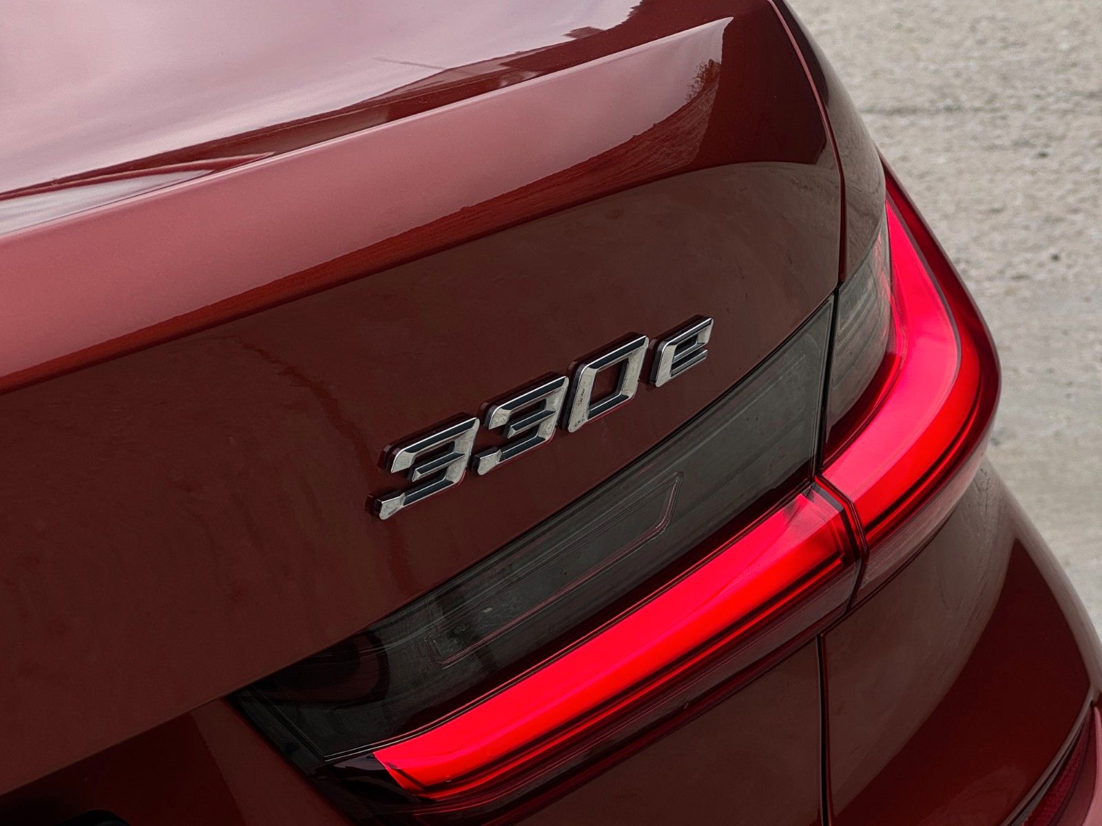 Fahrzeugabbildung BMW 330e M Sport Akustik Laser DrProf. 360° H&K HuD