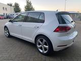 Volkswagen E-Golf mit umfangr. Ausstattung VW Scheckheft  - Volkswagen Golf mit Elektro-Antrieb: Automatik