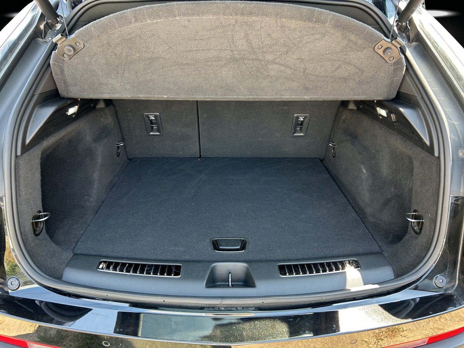 Fahrzeugabbildung Cadillac XT4 Sport 350T AWD AHK/PANO/SITZBELÜFTUNG/MEMORY