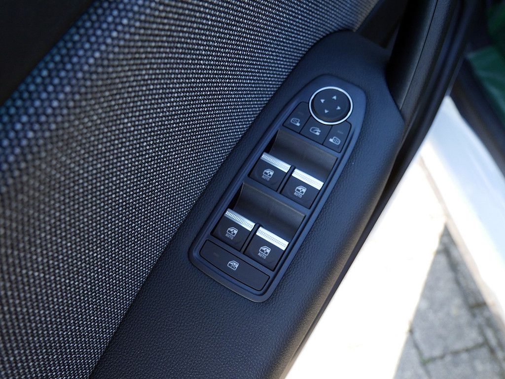 Fahrzeugabbildung Renault Captur Techno TCe 140 Mild Hybrid