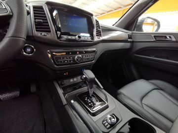 Ssangyong New Grand Musso 2,2D 4x4 Leder el.Sitz Schiebed.