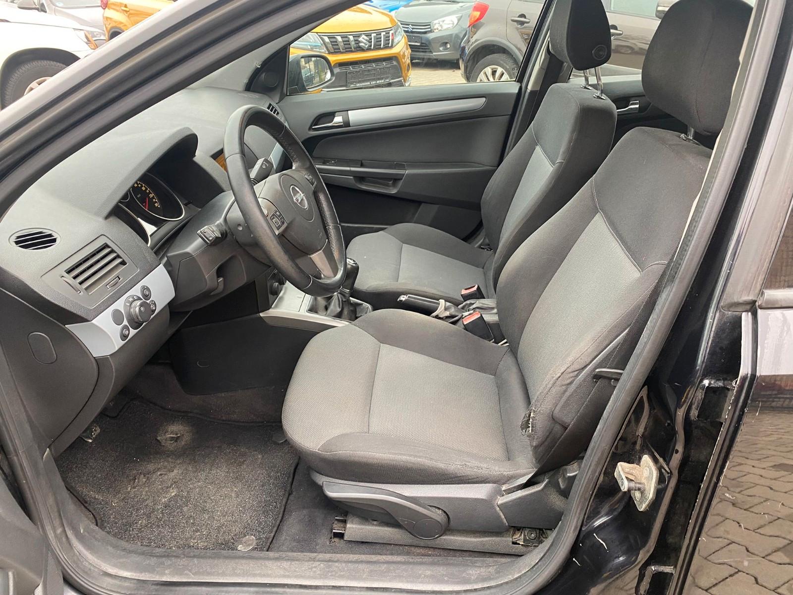 Opel Astra 2006 — photo 11