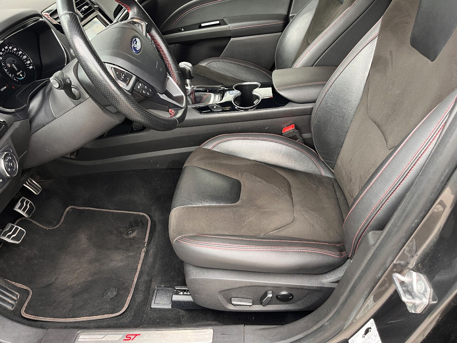 Fahrzeugabbildung Ford Mondeo Turnier ST-Line