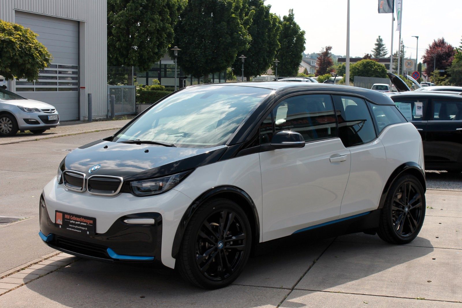 Fahrzeugabbildung BMW i3S 120Ah Tempom. Wärmepumpe NavProf Sitzh. LED