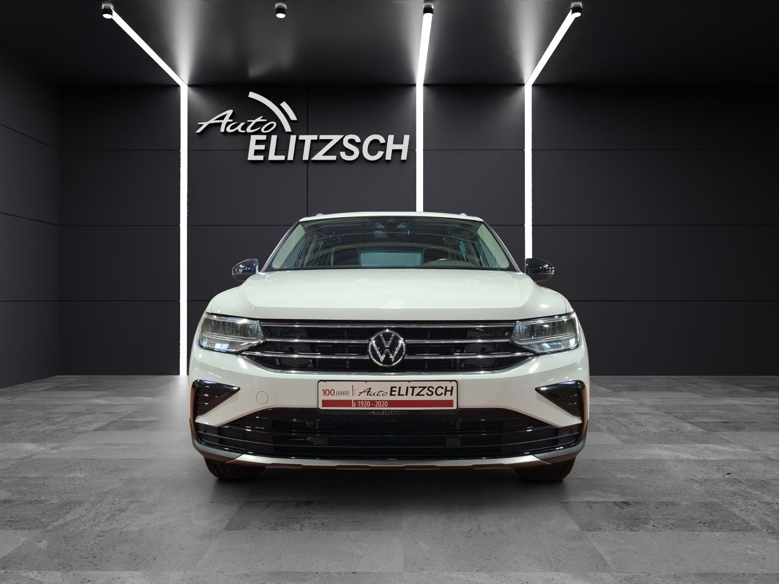 Fahrzeugabbildung Volkswagen Tiguan TDI Urban Sport DSG LED AHK Navi AID ACC