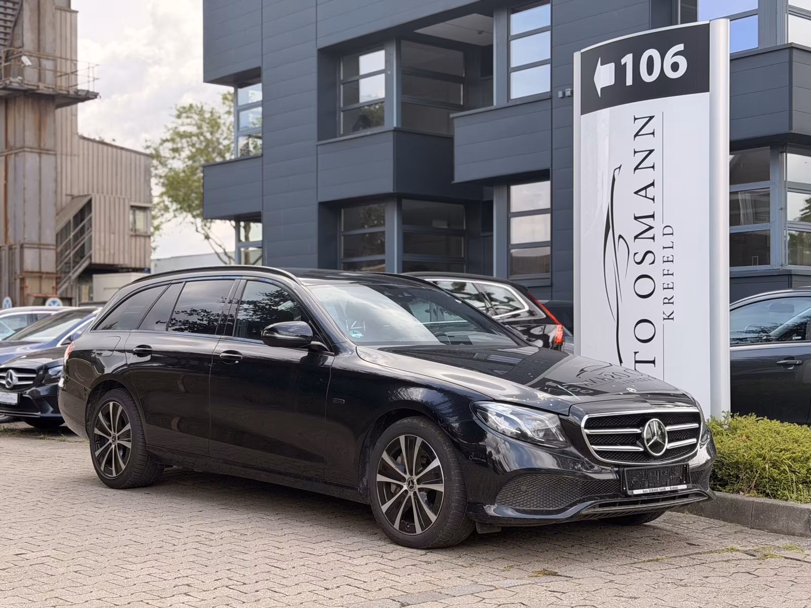Mercedes-Benz E 300 de T 9G-TRONIC Avantgarde / Distronic