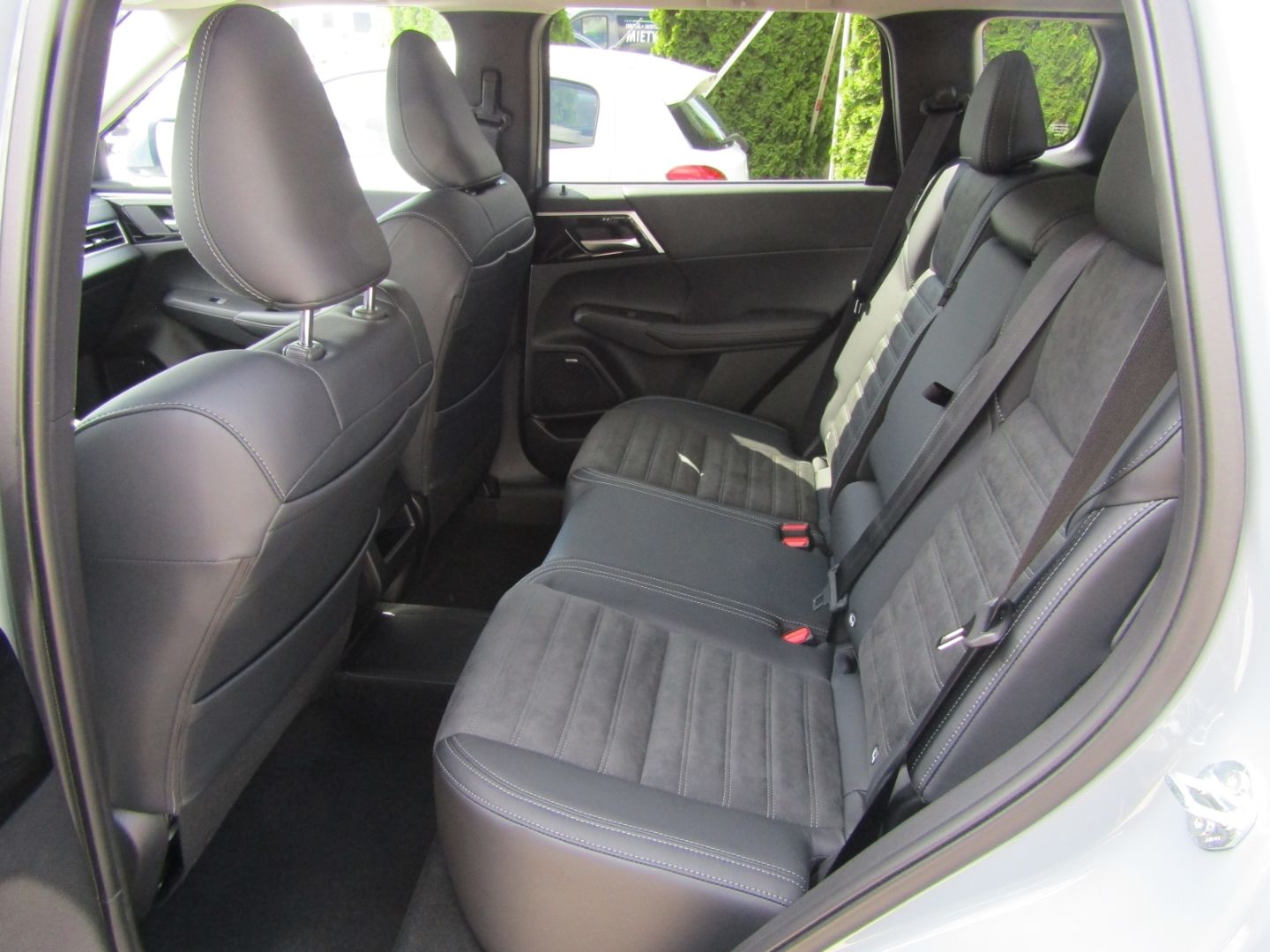 Mitsubishi Plug-in Hybrid Outlander - Bild 6