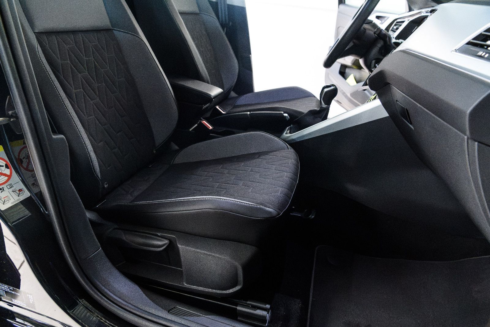 Fahrzeugabbildung Volkswagen Taigo Goal 1.0 TSI LED+APP+SHZ+ACC+5 J.GARANTIE