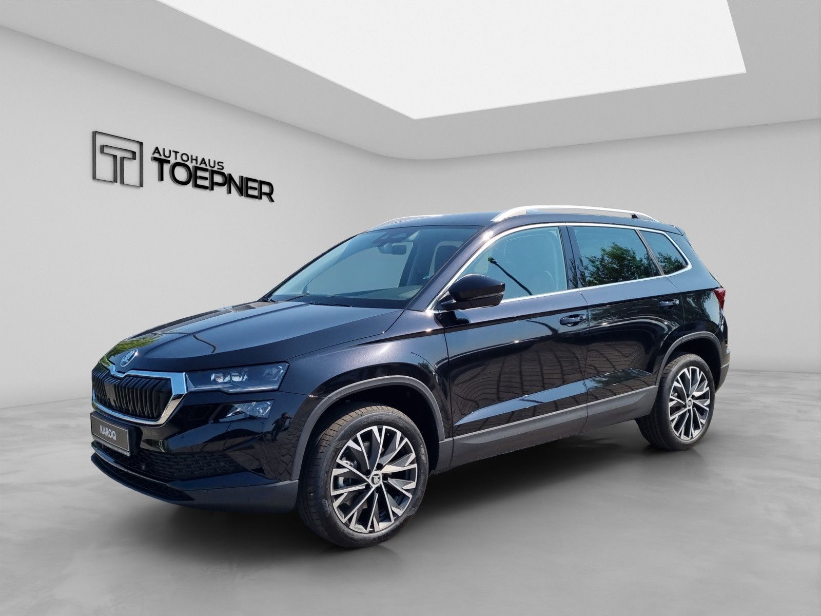 Fahrzeugabbildung SKODA Karoq Balance 2,0 TDI AHK Info 18" Fahrassi+