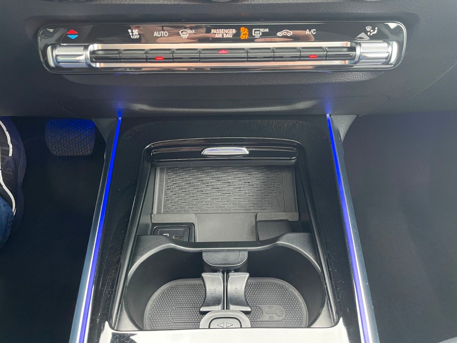 Fahrzeugabbildung Mercedes-Benz GLB 220 d 4MATIC Progressive AHK+Memory+Pano+360