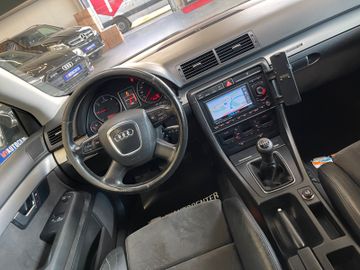 Audi A4 Avant 2.0 TDI quattro *Xenon*Sline*