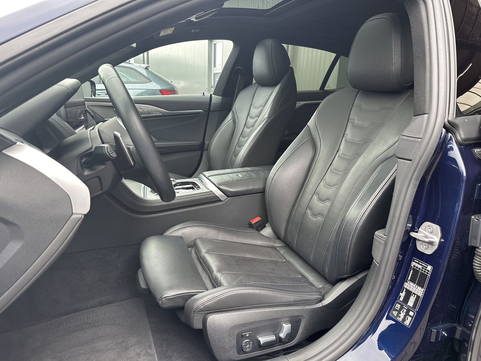 Fahrzeugabbildung BMW 840d Gran Coupé M-Sport NAV+LASER+360°+PANO+20ZO
