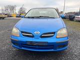 Nissan Almera Tino Visia - blaue Nissan Almera
