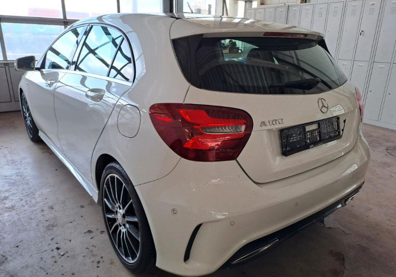 Fahrzeugabbildung Mercedes-Benz A 180 AMG LINE NAVI/LED/SPORT/SHZ/PDC/TEMP.