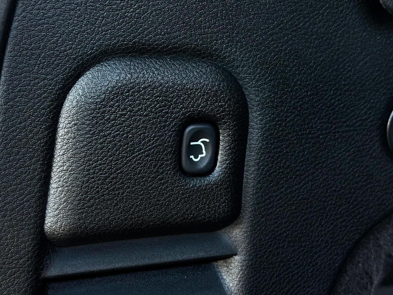 JEEP Grand Cherokee 6.4 HEMI SRT 4x4* BIXEN#AHK#PANO - Image 26