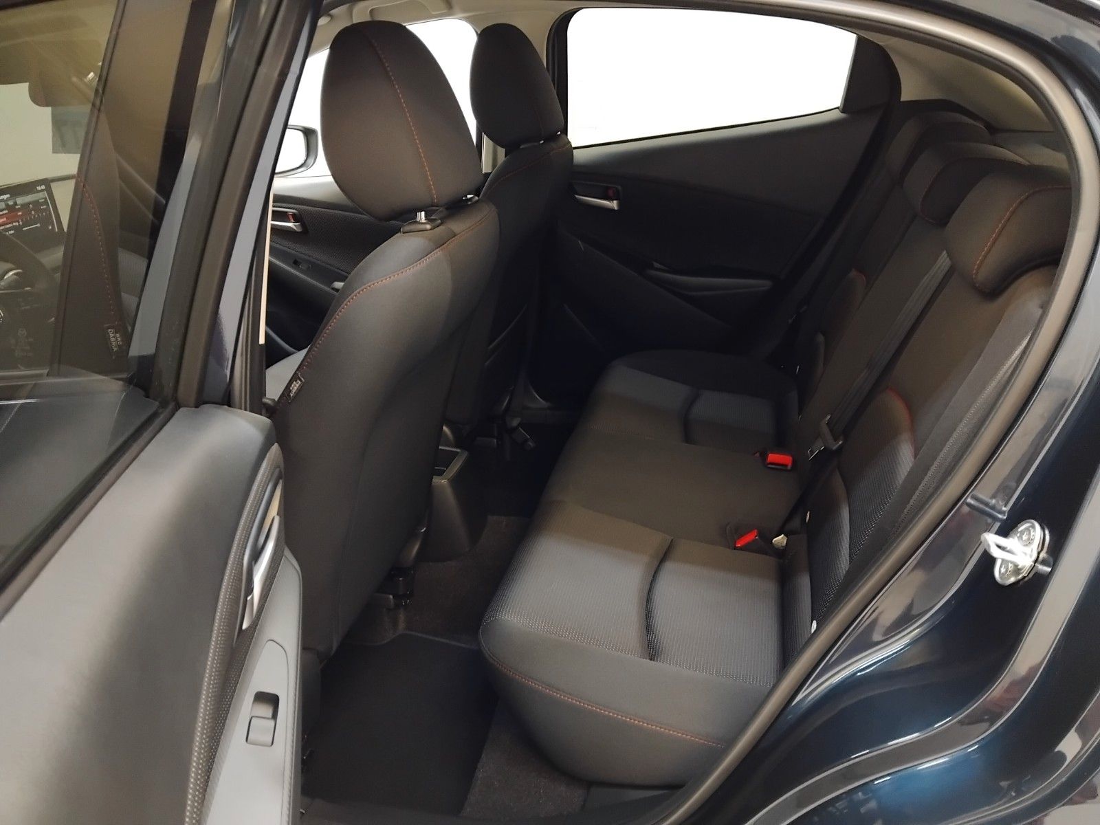 Mazda 2 (04/2023, Benzin)