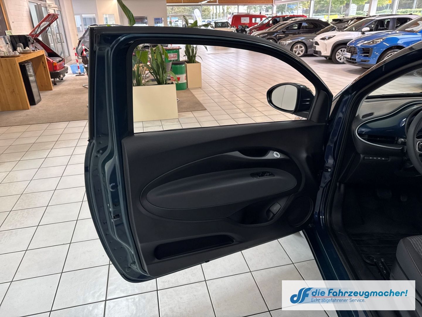 Fahrzeugabbildung Fiat 500 e Icon Navi Digitales Cockpit Memory Sitze A