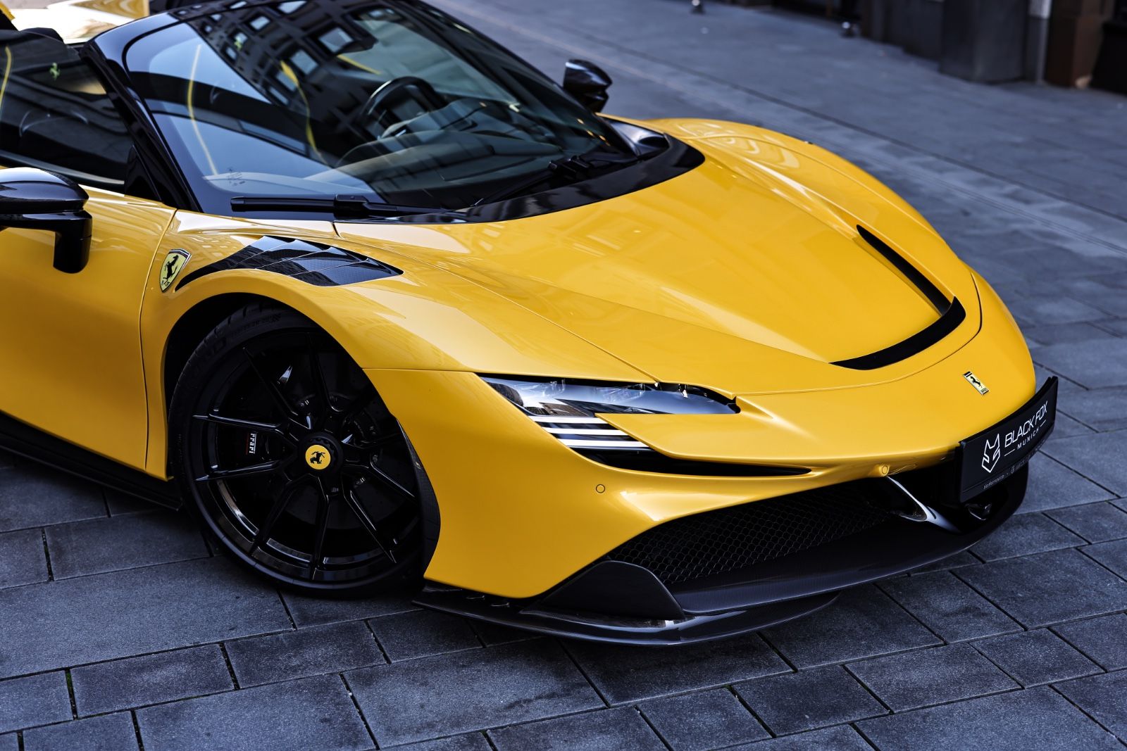 Ferrari SF90 Spider | Carbon | Lift | NOVITEC imagem 3