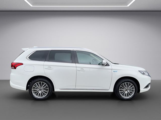 Outlander 2.4 PHEV Plug-in Hybrid Basis Spirit 4