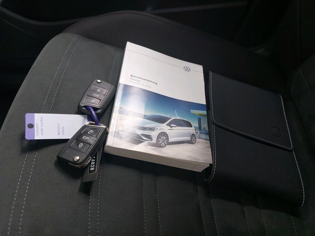 Volkswagen Touran Highline 1.5 TSI 110kW 7-Gang DSG 4 Türen, миниатюра 6