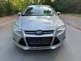 Ford Focus Lim. Titanium Automatik orig. 52tkm - Ford Focus aus 2012: Titanium