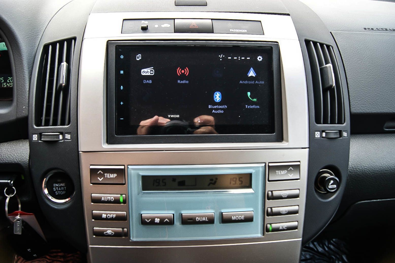 Fahrzeugabbildung Toyota Corolla Verso 1.8 Team 7-SITZER FAMILIENBESITZ