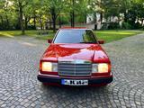 Mercedes-Benz E 260 - Traum in rot mit 6 Zyl. und H-Kennz. - Mercedes-Benz E 260 Gebrauchtwagen