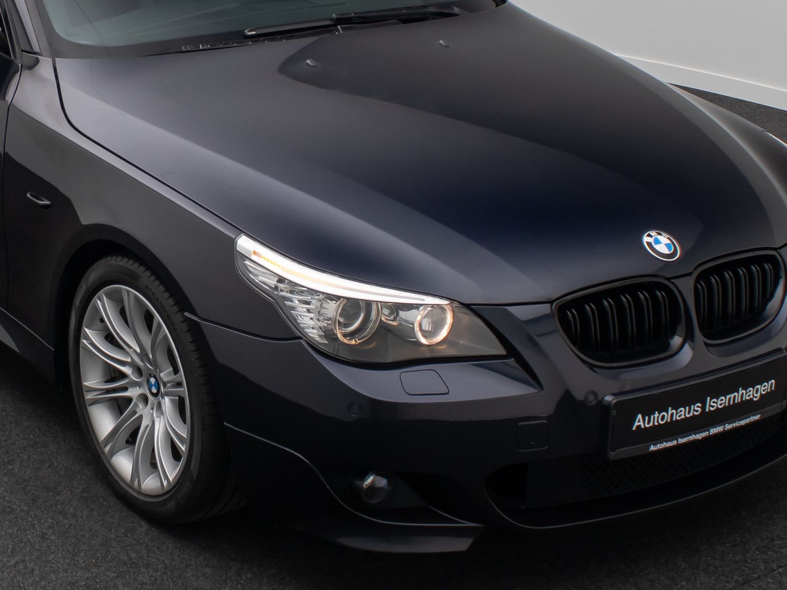 Fahrzeugabbildung BMW 530i M Sport Xenon NaviPro AHK HiFi Memory Leder