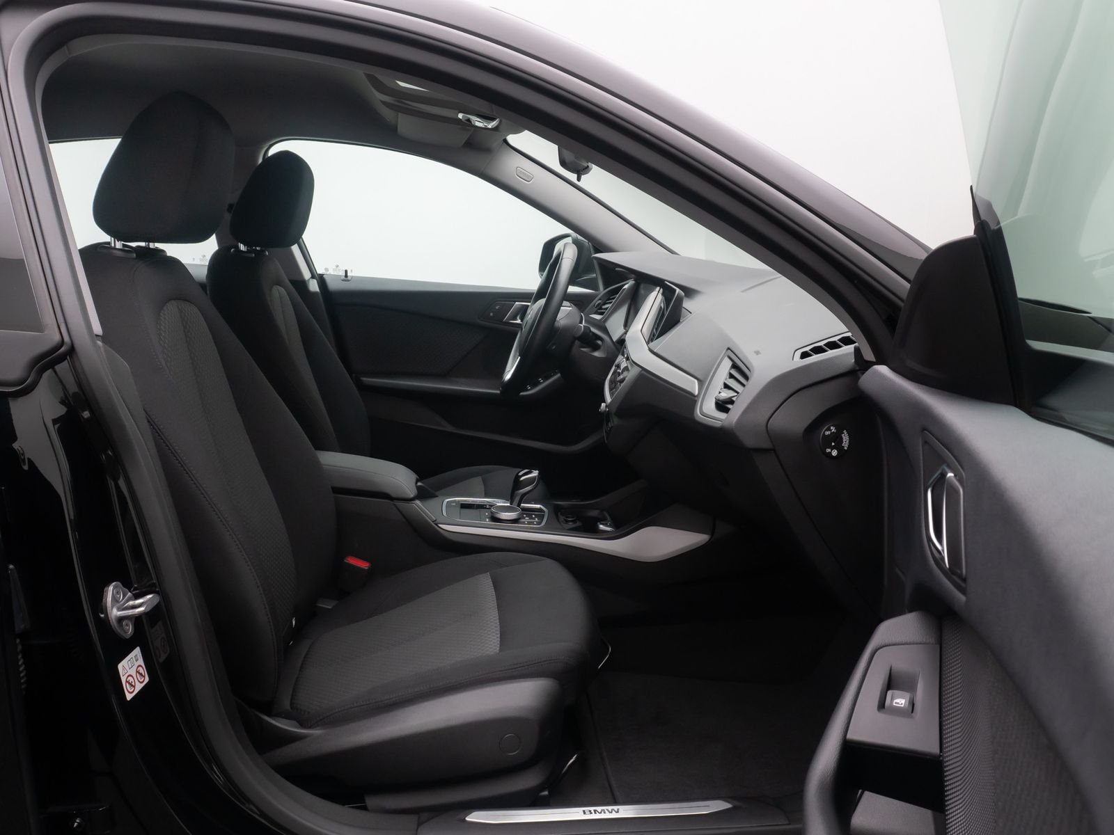 Fahrzeugabbildung BMW 218i Gran Coupé DAB GeschwindigReg PDC CockpitPr