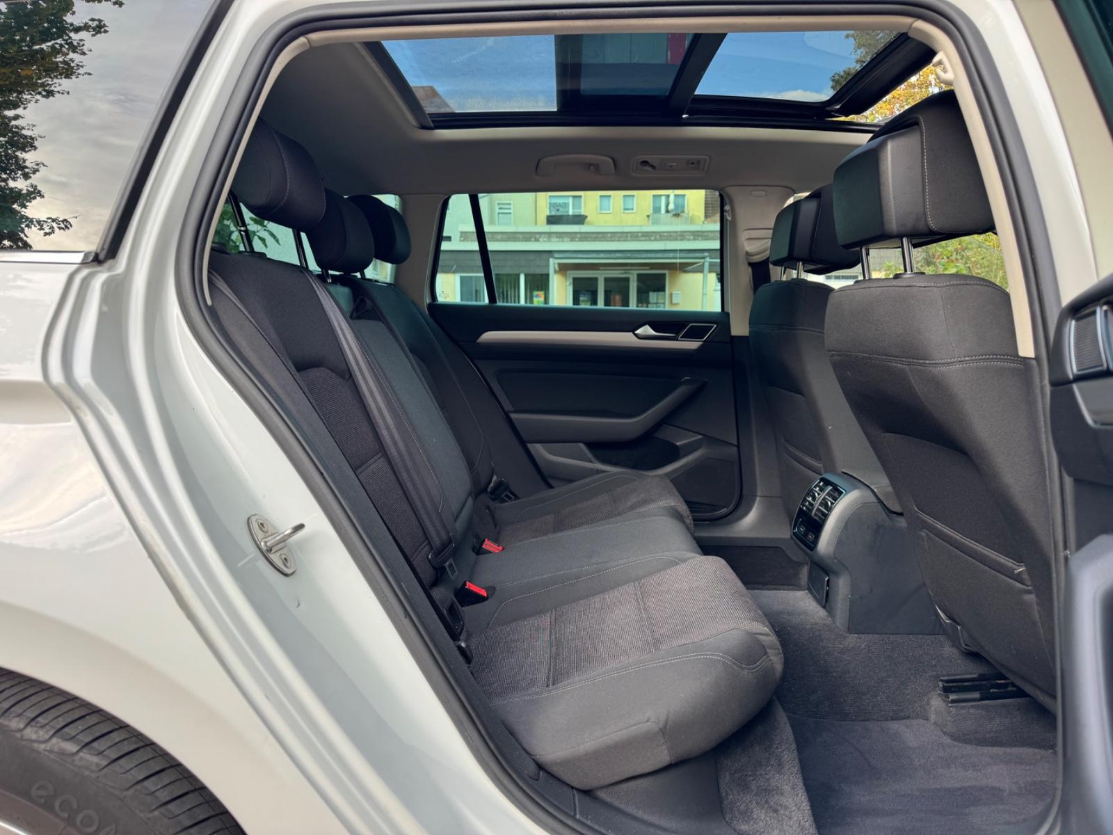 Volkswagen Passat 2015 — photo 14