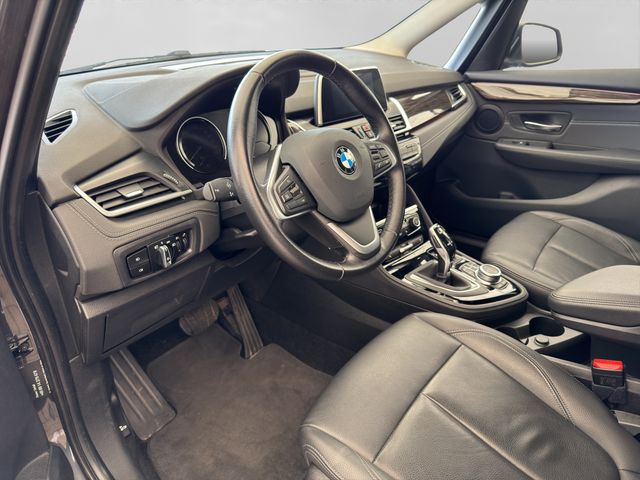Fahrzeugabbildung BMW 218i Gran Tourer Luxury Line+Leder+HiFi+AHK+DAB