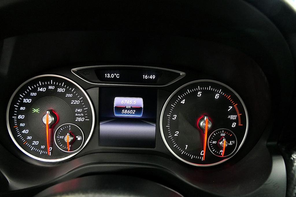 Mercedes-Benz GLA 180