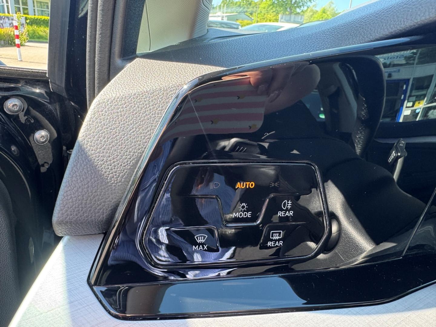 Volkswagen Golf VIII Life eTSI Navi LED Sperrdiff. ACC Appl, миниатюра 11