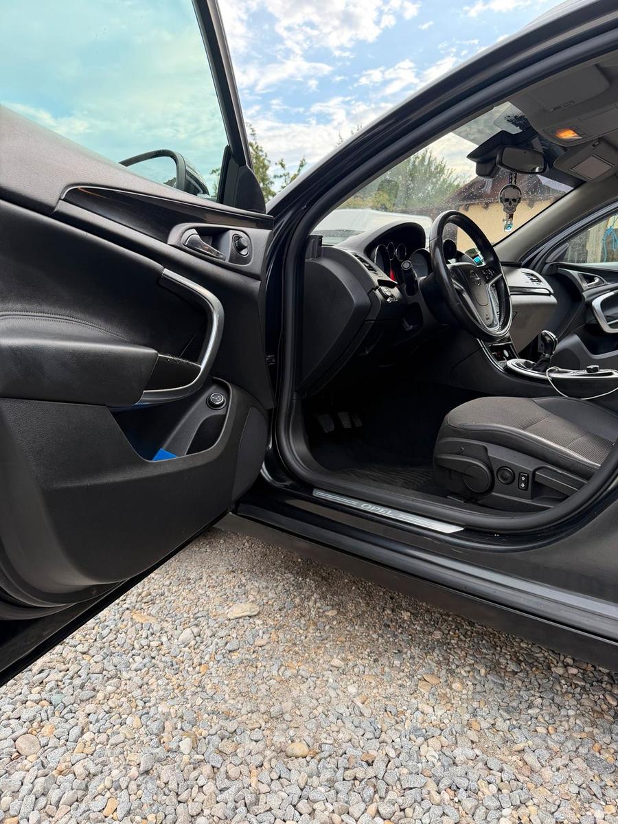 Opel Insignia 2012 — photo 12