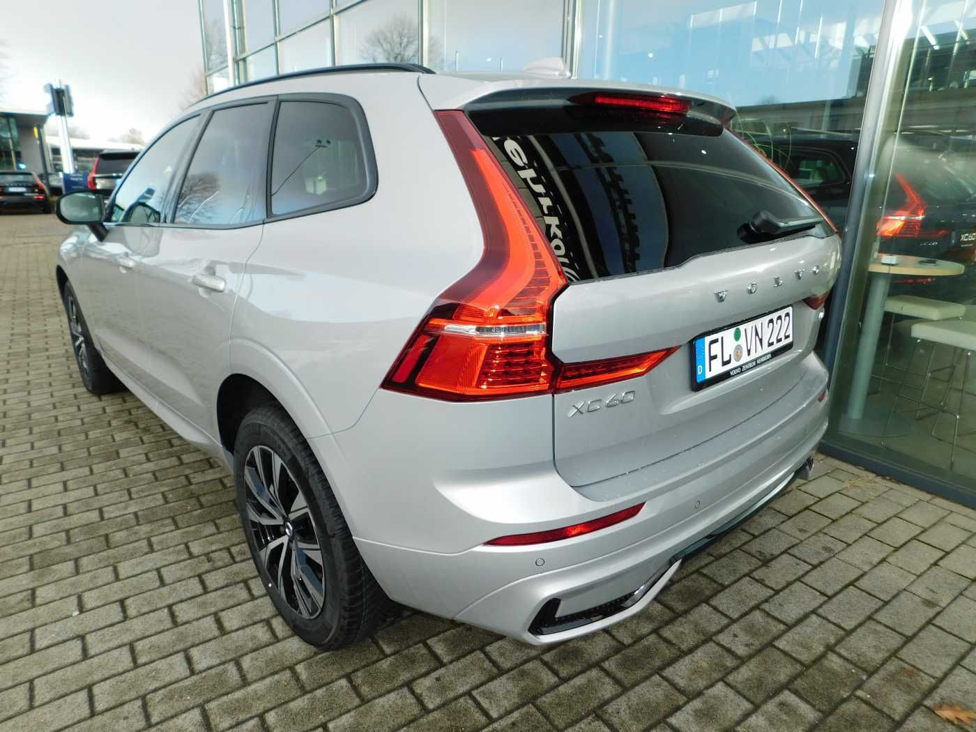 Fahrzeugabbildung Volvo XC60 B4 D Plus Dark 'Standheizung,Glasdach'