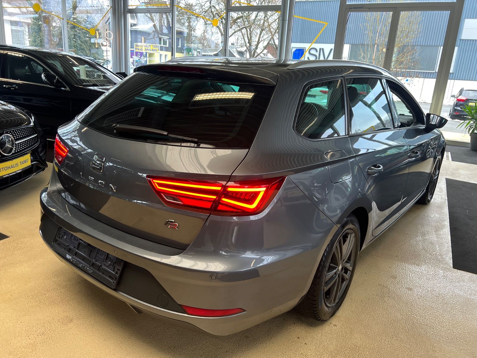 Fahrzeugabbildung SEAT Leon ST 1.8 FR *1.HAND*AMBIENTE-BELEUCHTUNG*