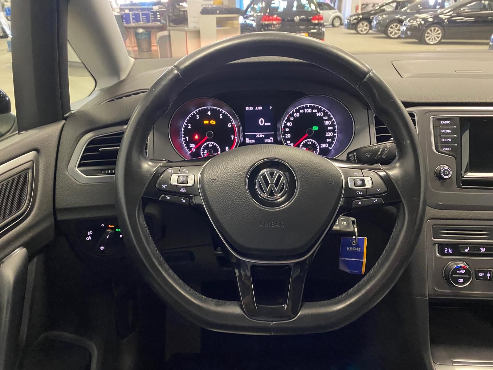 Fahrzeugabbildung Volkswagen Golf VII SPORTSVAN 1.2 TSI+ACC+SITZHEIZ+GARANTIE