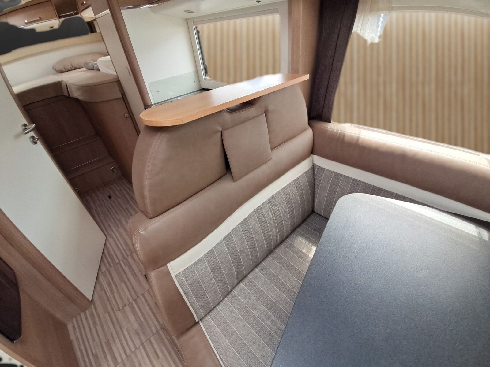 Fahrzeugabbildung Malibu T 460 LE Klimaautomatik, Radio DAB