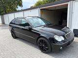Mercedes-Benz Mercedes c Klasse 320CDI AMG Paket - Mercedes-Benz E 320: Cdi AMG