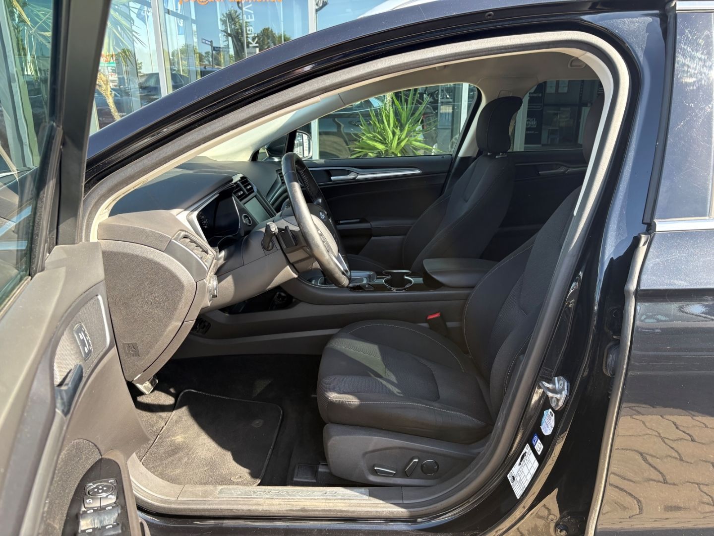 Fahrzeugabbildung Ford Mondeo Titanium elek Heckkl Memory totWinkAss