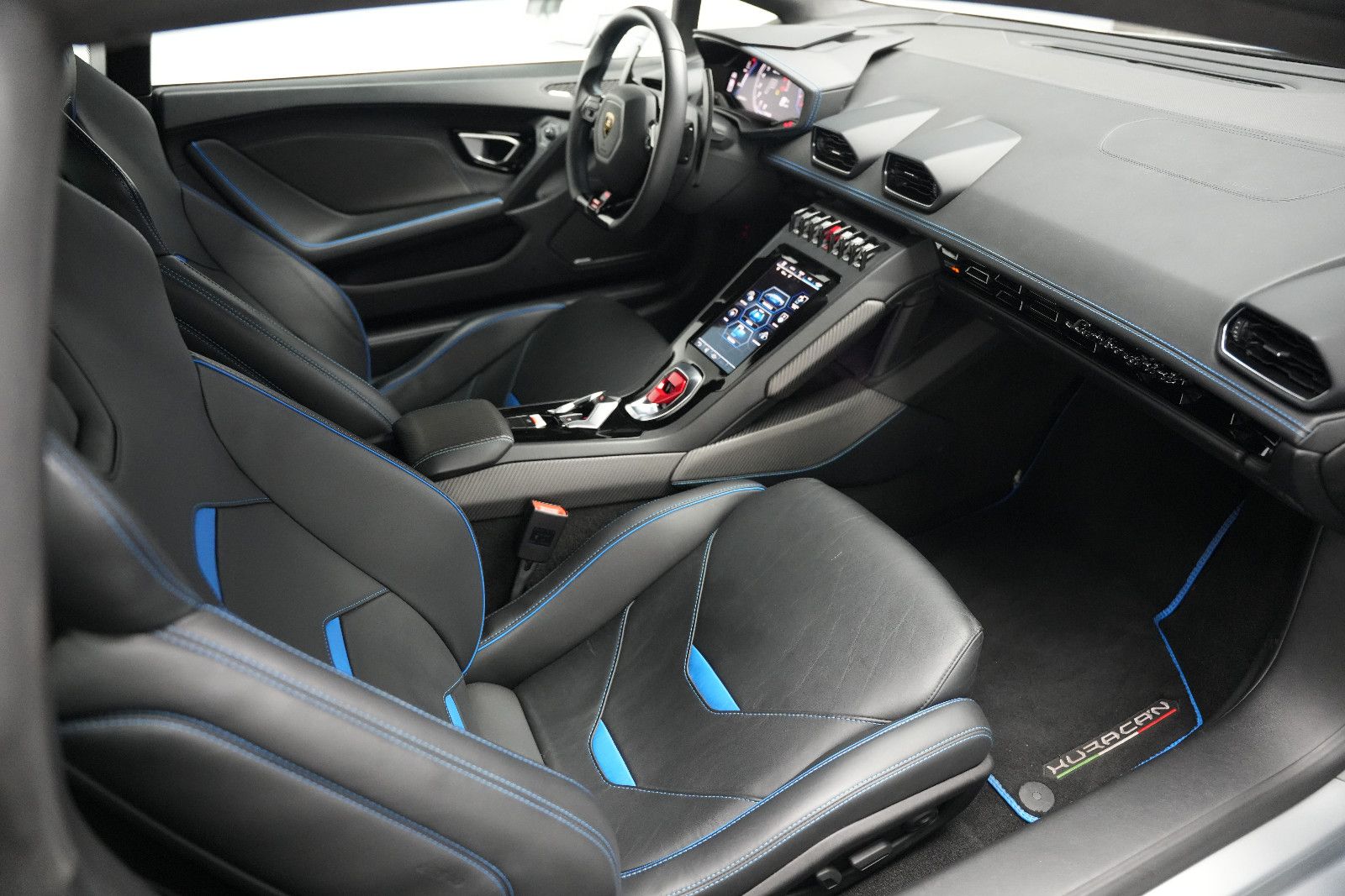 Fahrzeugabbildung Lamborghini Huracán EVO V10 /LIFT/SENSONUM/KAMERA/ACC